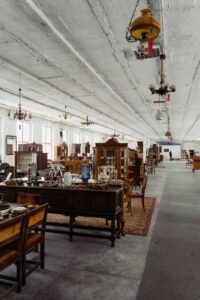 How to store furniture