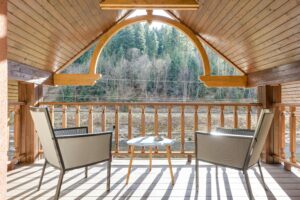 How to make your own pallet deck