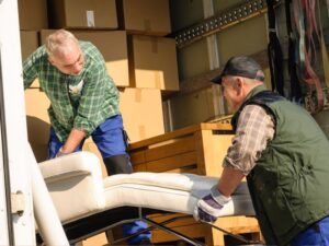 How much does it cost to use a removal company?