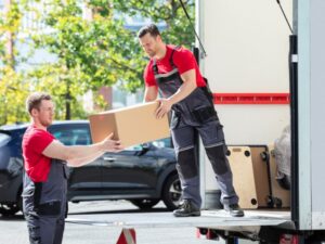 Easy House Removals - man with a van Utkinton?